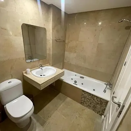 With Sea Views! Duquesa Golf & Gardens Apartment Manilva